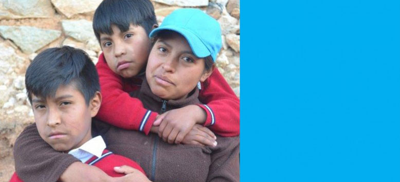 Wara junto a sus hermanos, Aldeas Infantiles SOS
