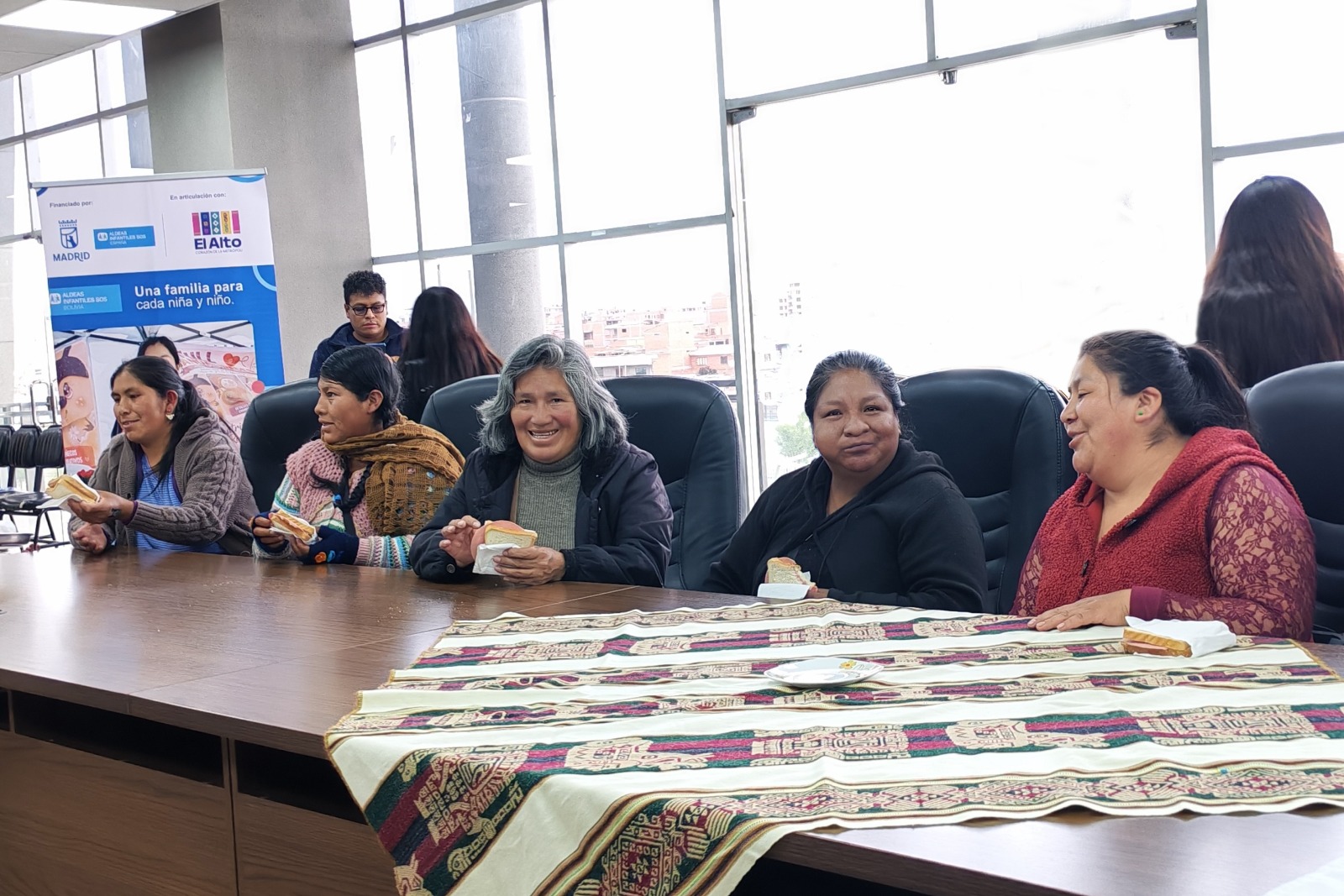 Encuentro de familias y representantes institucionales en El Alto