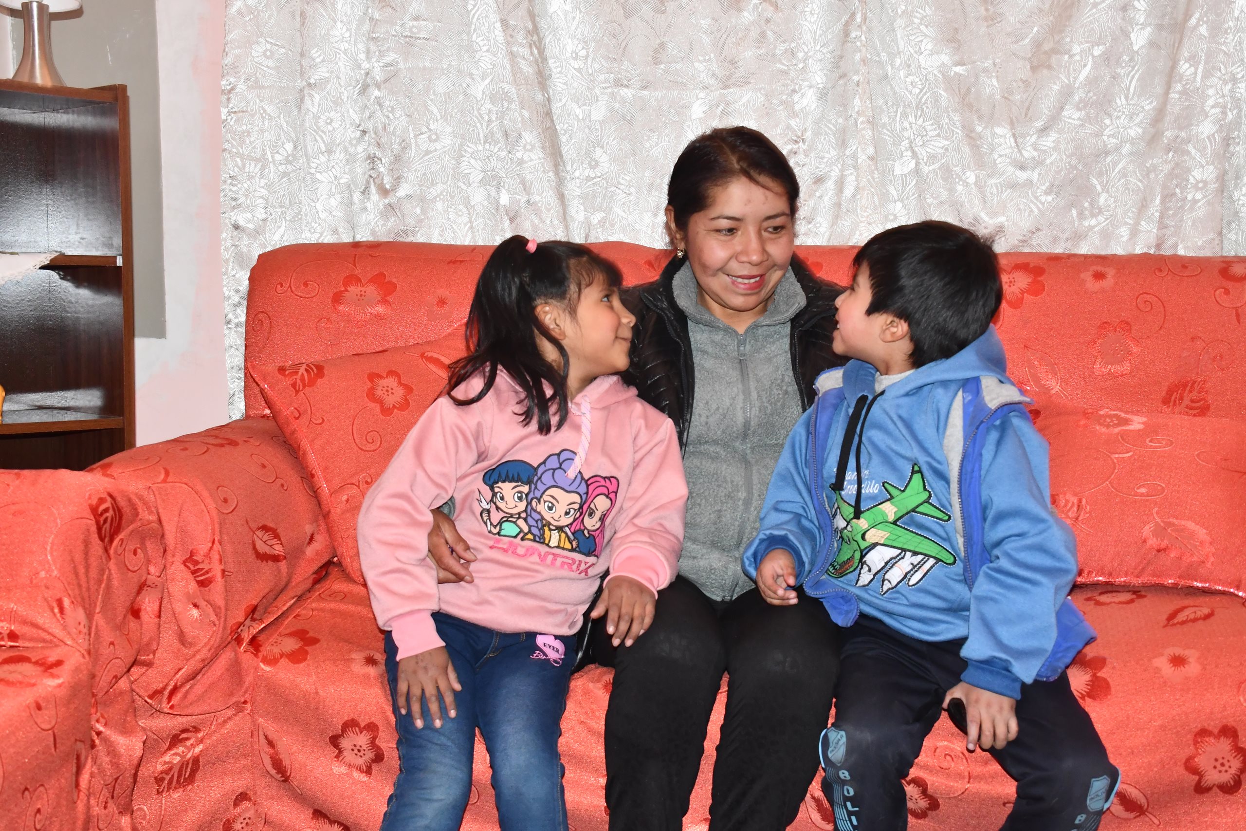 Ángela, familia sustituta de Aldeas Infantiles SOS Bolivia