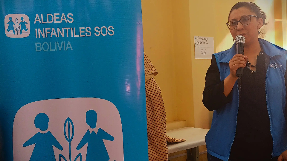 Representantes institucionales y líderes vecinales en el evento