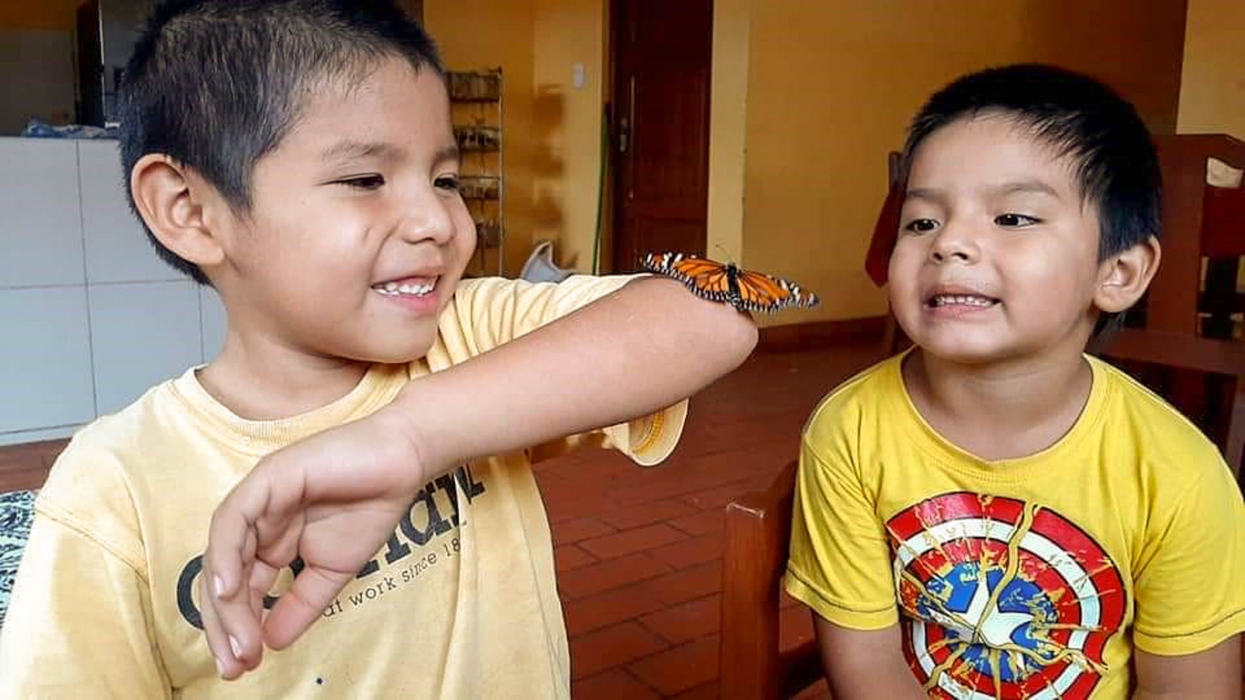 Hugo y su hermano SOS