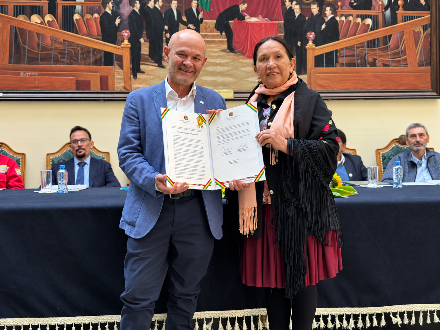 Entrega del Homenaje Camaral a Aldeas Infantiles SOS Bolivia