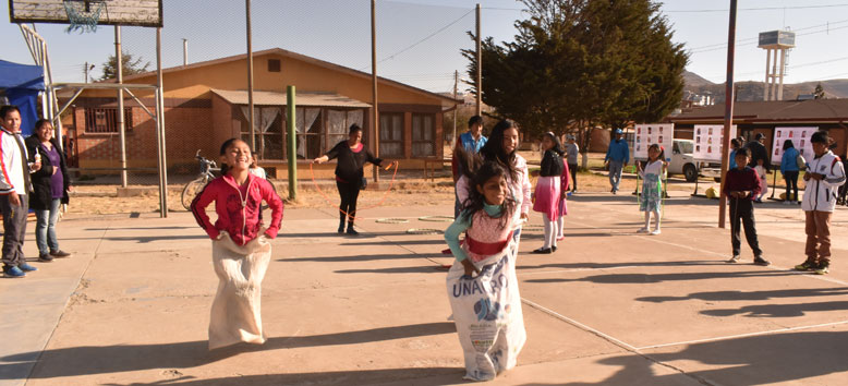 El encuentro se realizó con juegos, música y danza