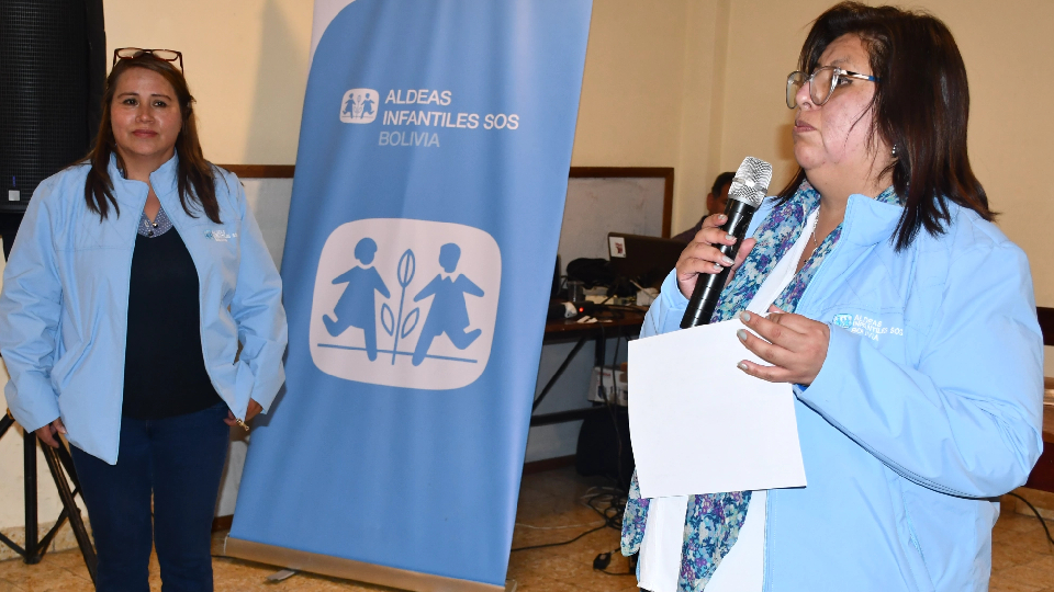 Participantes del proceso formativo en una de las sesiones de trabajo