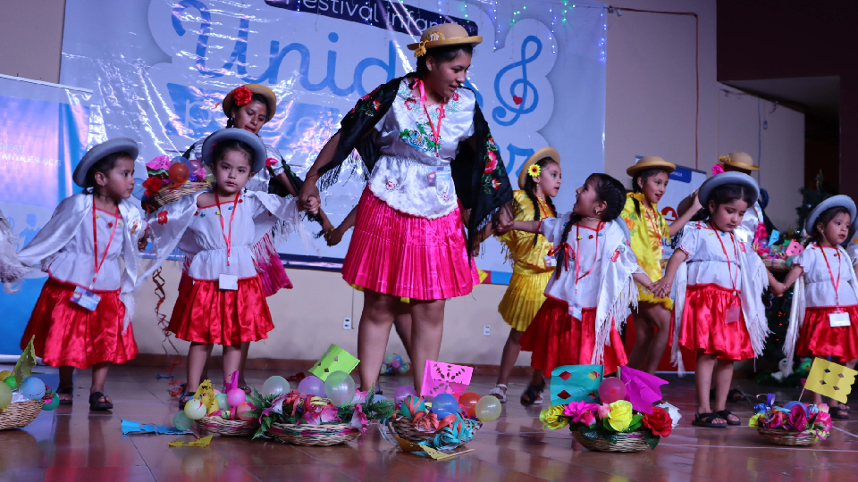 Pasitos Gigantes - Las Comadritas