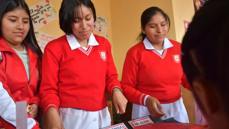 Adolescentes replican conocimientos sobre manejo de emociones