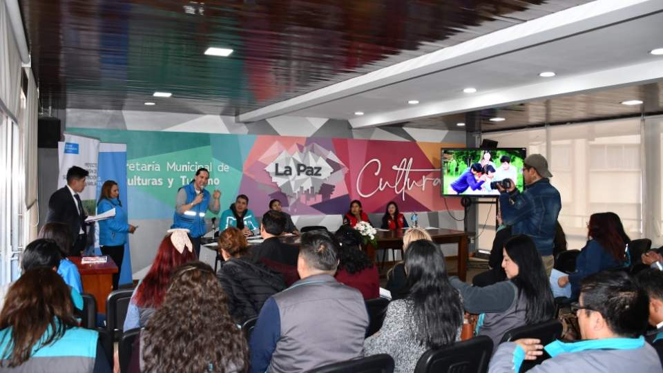 Funcionarios y técnicos - foto 4