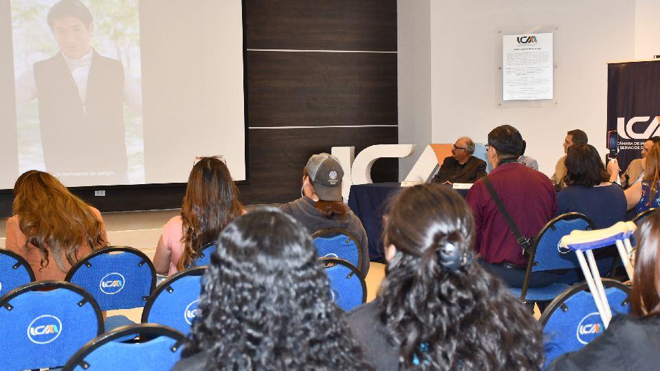 Equipo técnico y autoridades presentes